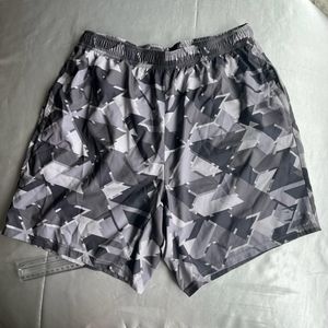 Gymshark men shorts size large 7"